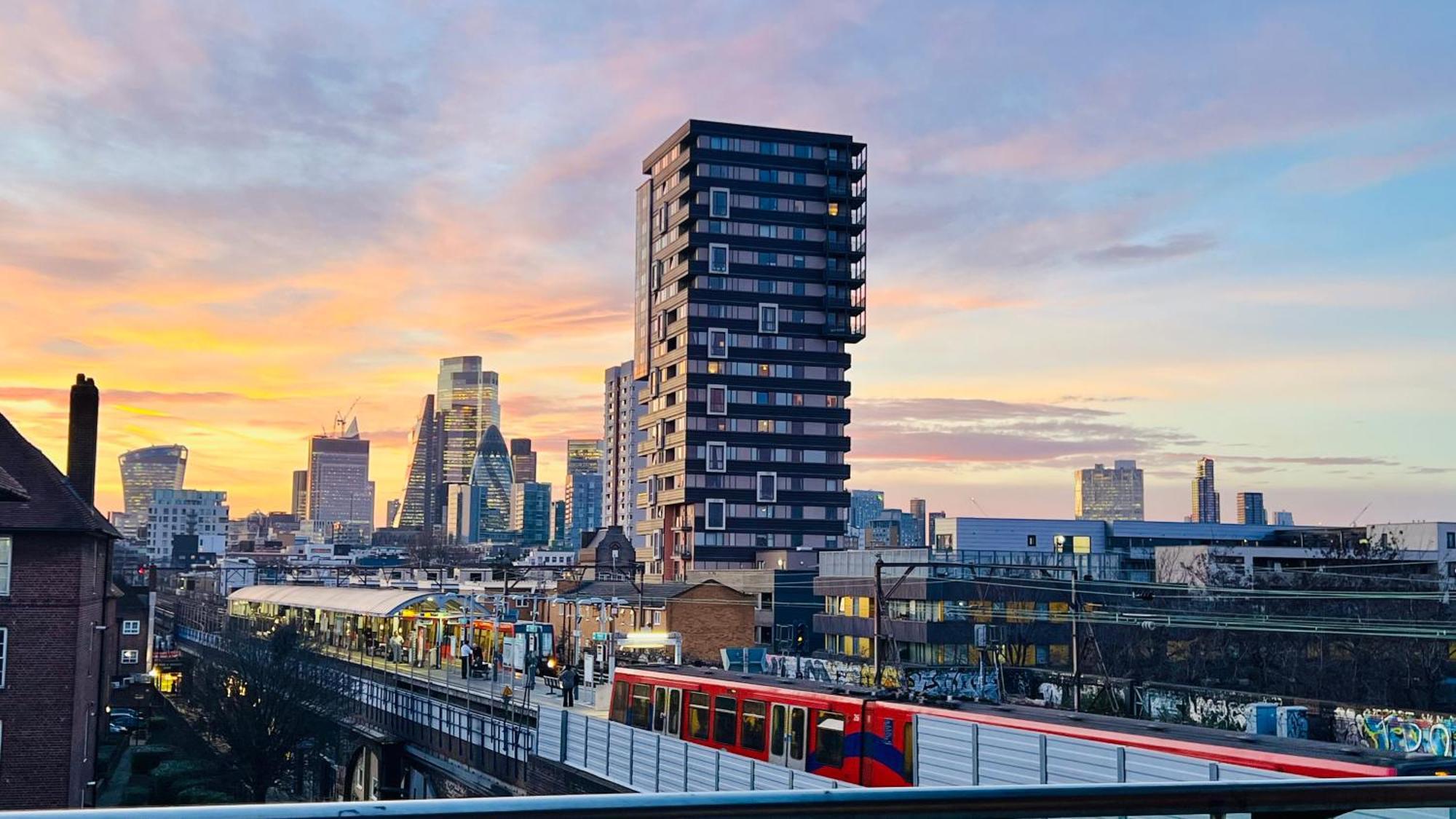 City View Sunset Luxurious Apartment In London Zone-1 Including One Family Twin Room With Its Own Stunning Private Terrace מראה חיצוני תמונה